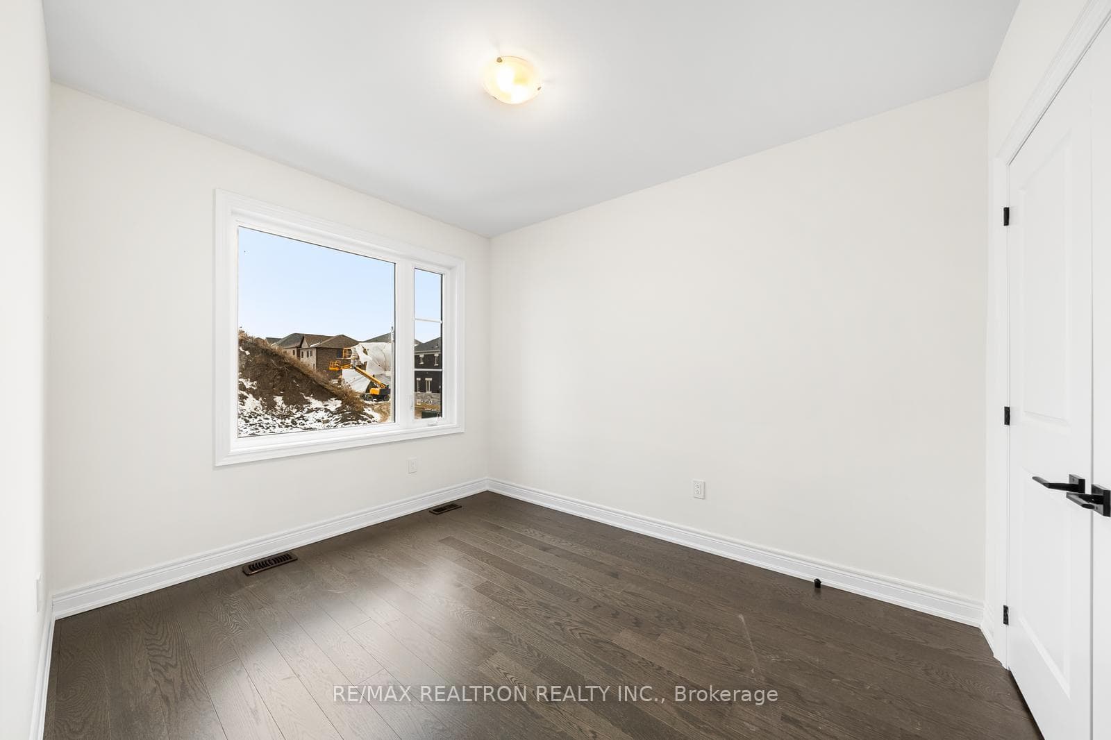 115 Tempel Street photo 24
