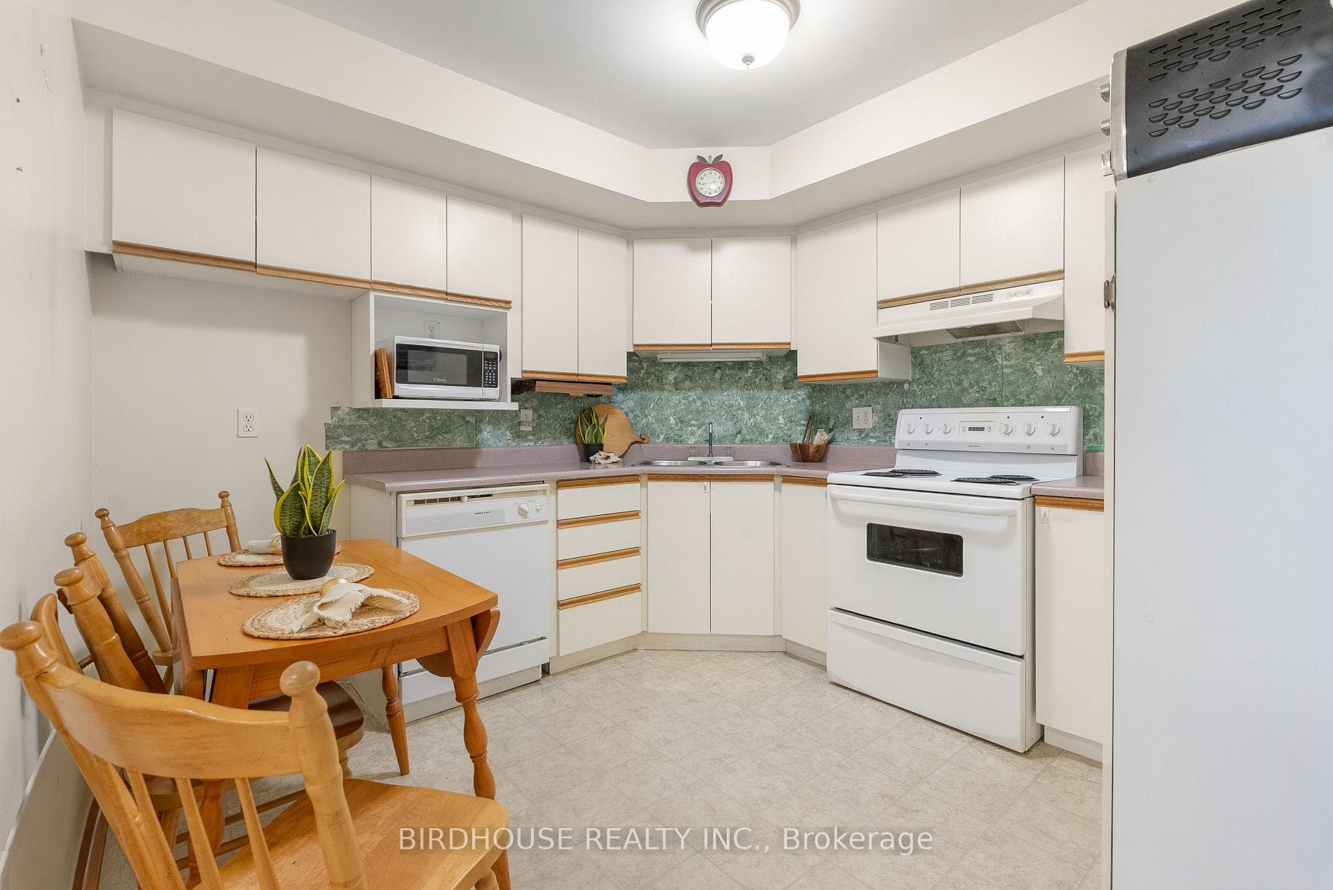 8 Huron Street Unit 312 photo 6