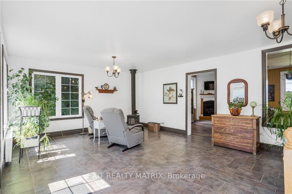 1466 MCPHEE Road photo 6