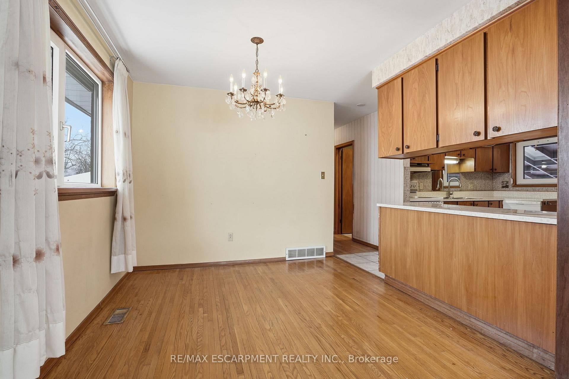 63 Marlowe Drive photo 9