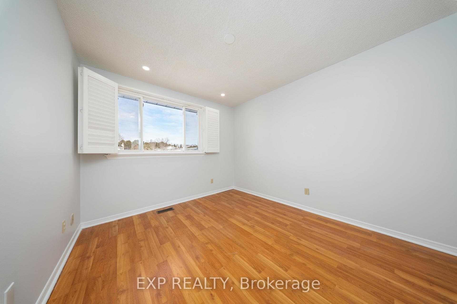 125 Overbank Drive photo 14