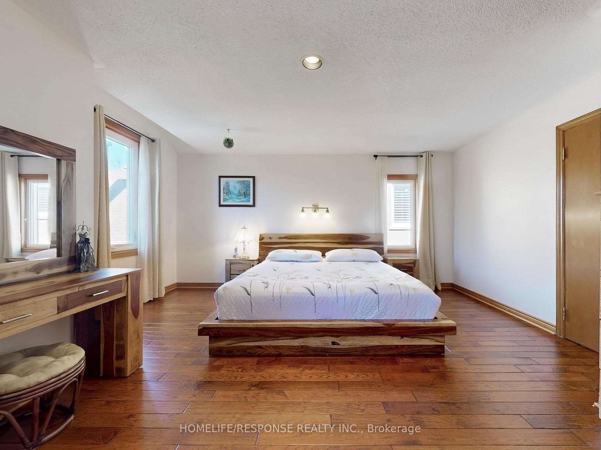 5941 LEESIDE Crescent photo 24