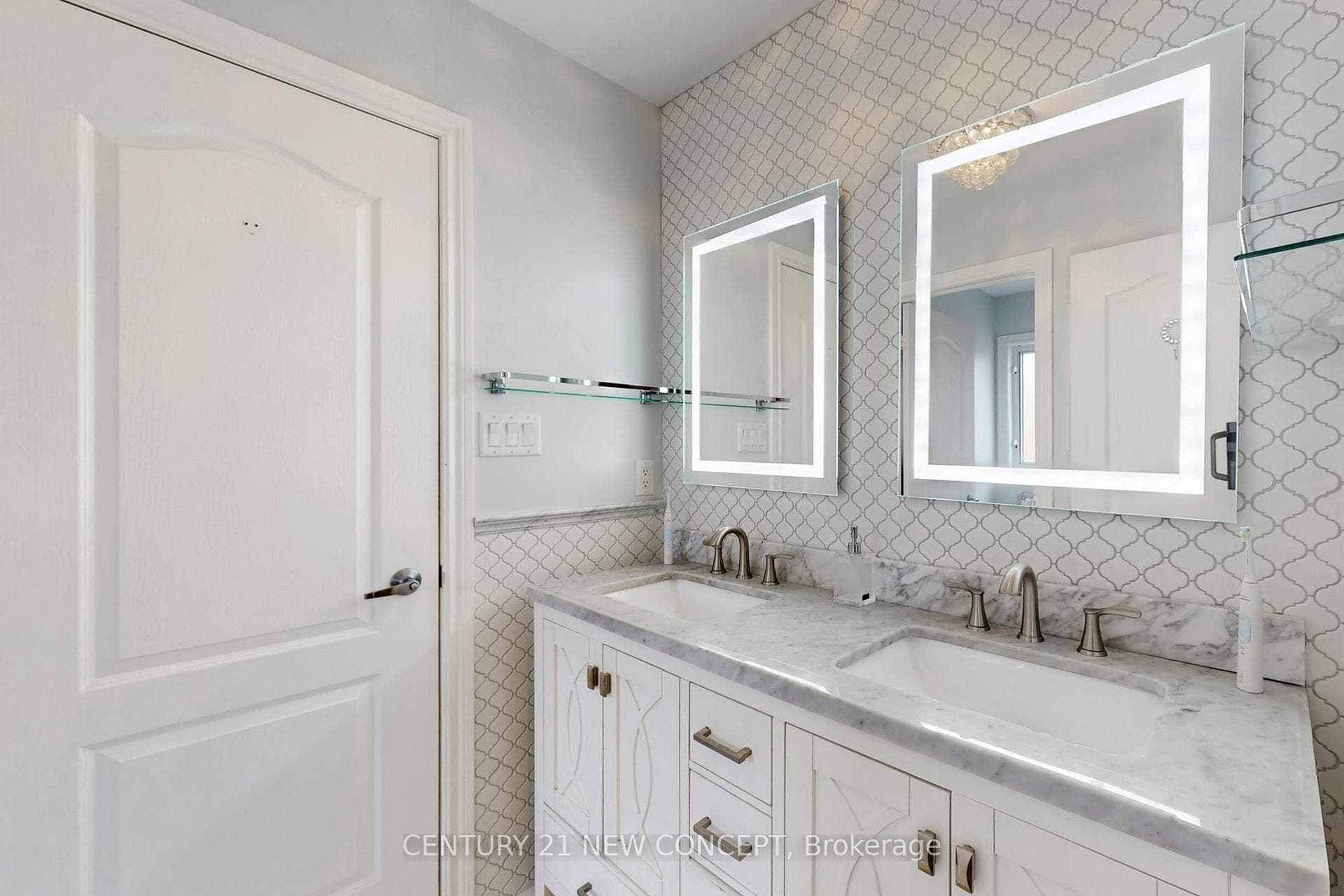 21 Adriatic Crescent photo 29