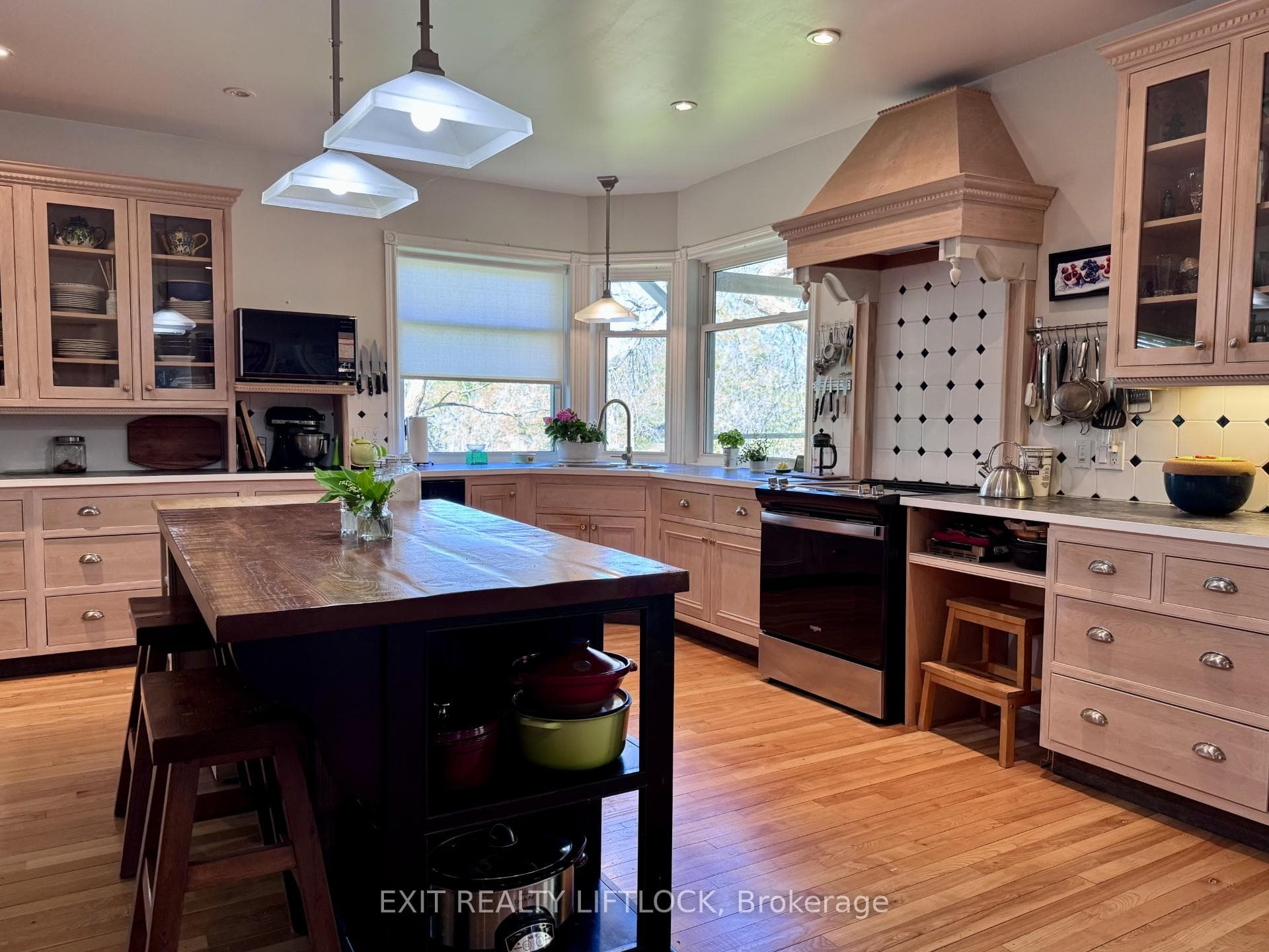 57 King Street photo 16