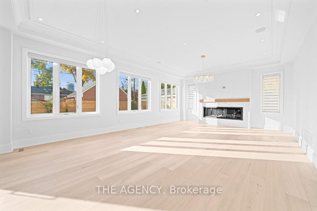 15 Drury Lane photo 10