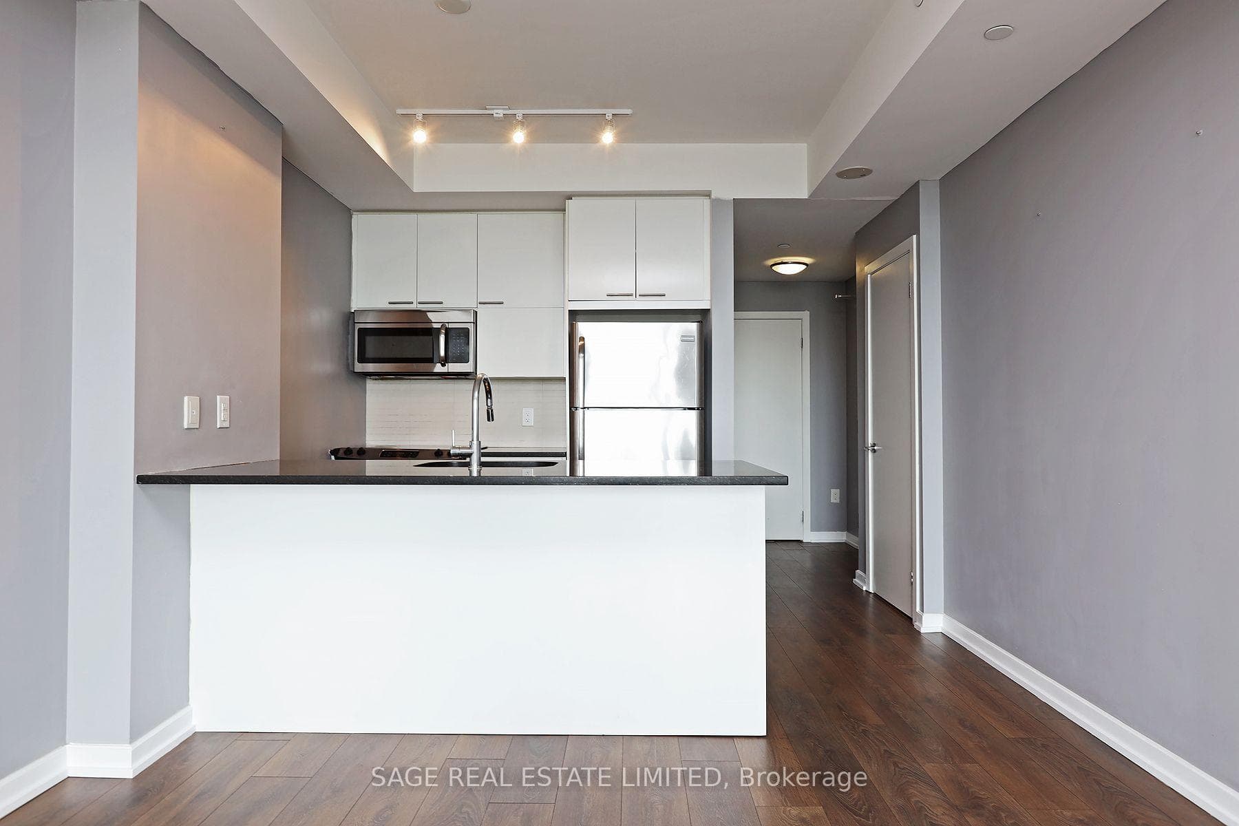 66 Forest Manor Road Unit 413 photo 1