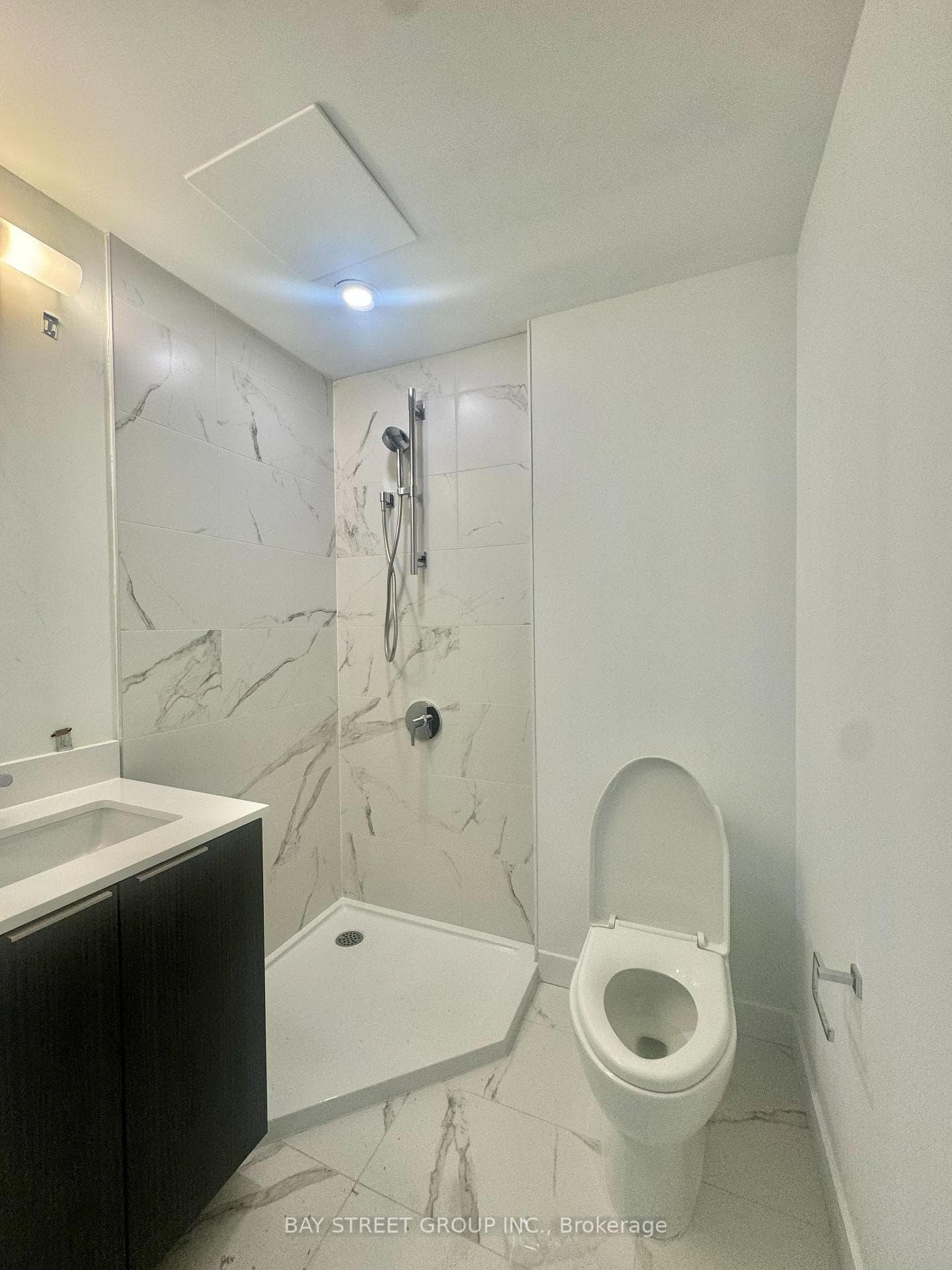 2nd Washroom