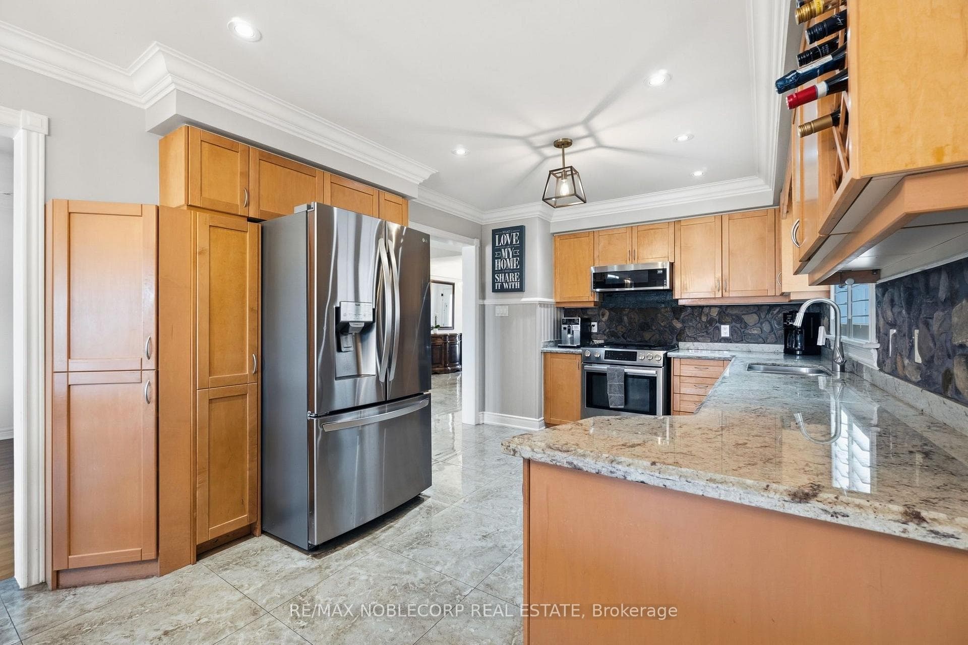 111 Emily Carr Crescent photo 11