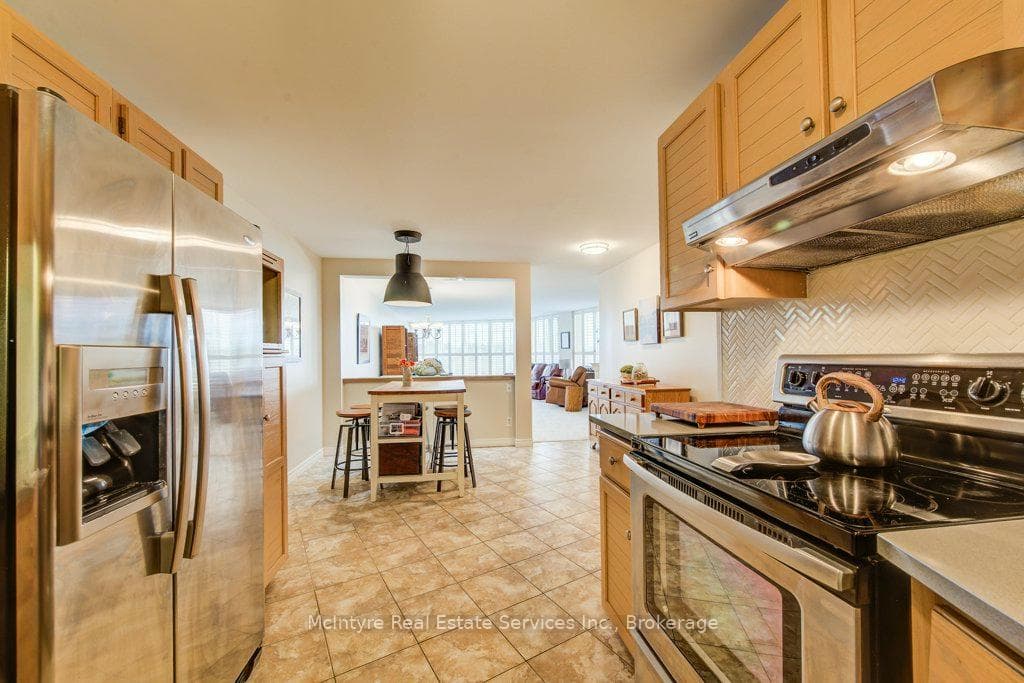 24 Marilyn Drive Unit 704 photo 10