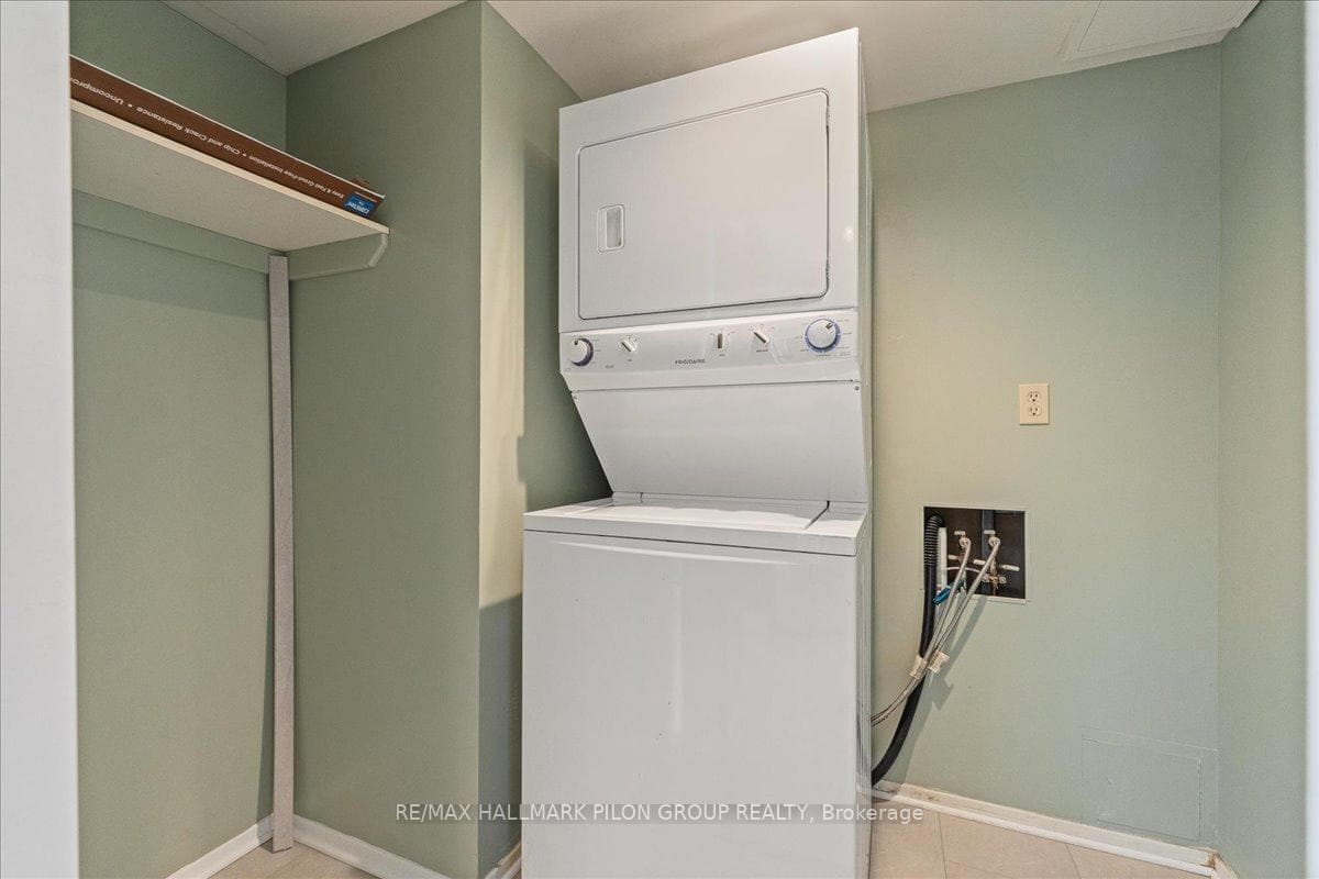 545 ST LAURENT Boulevard Unit 1105 photo 19