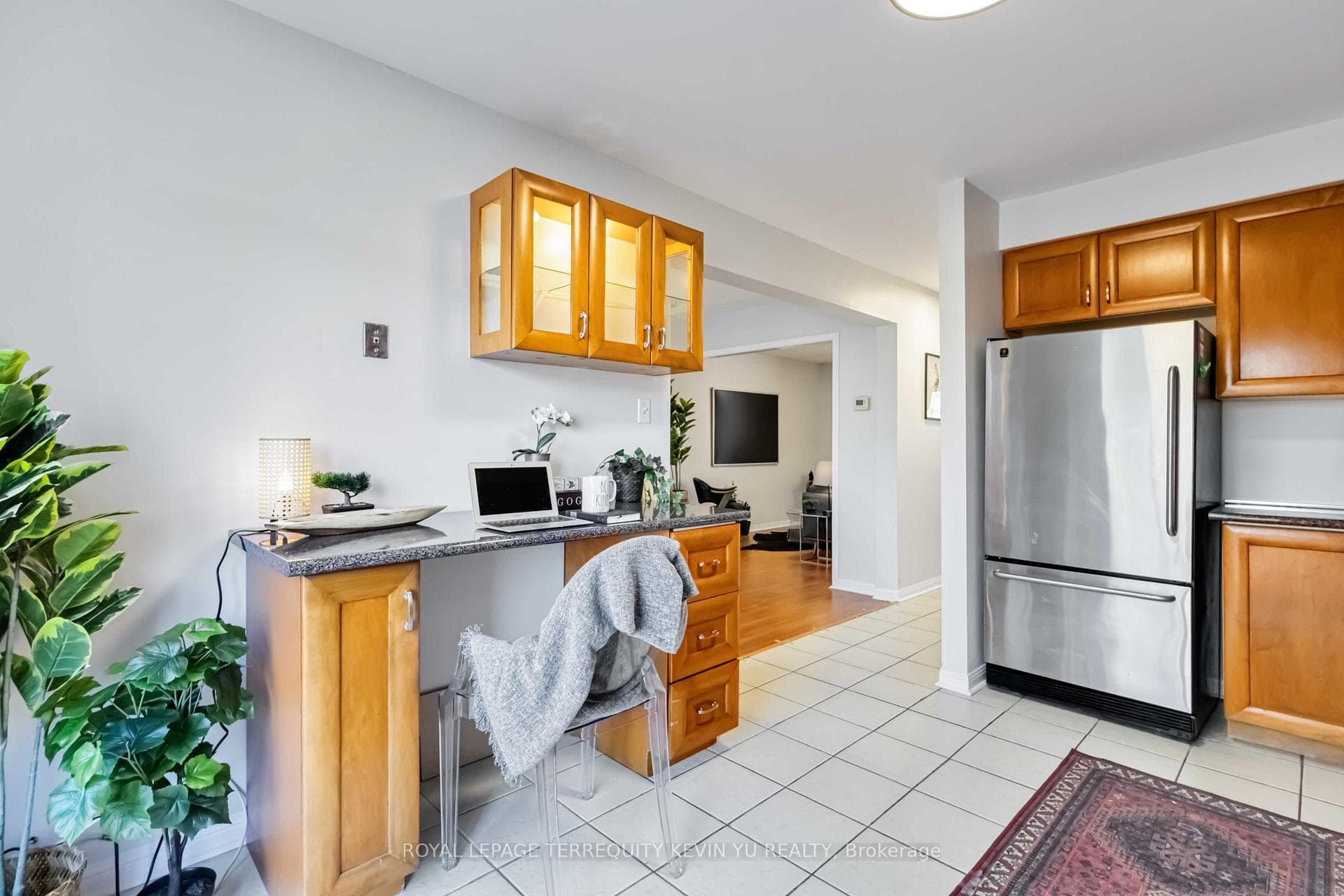 24 Blackburn Crescent photo 8
