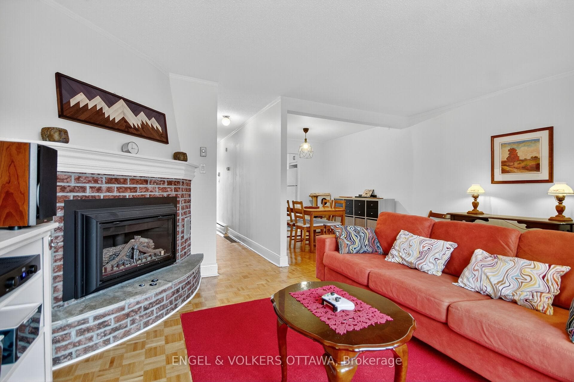910 Dynes Road photo 12