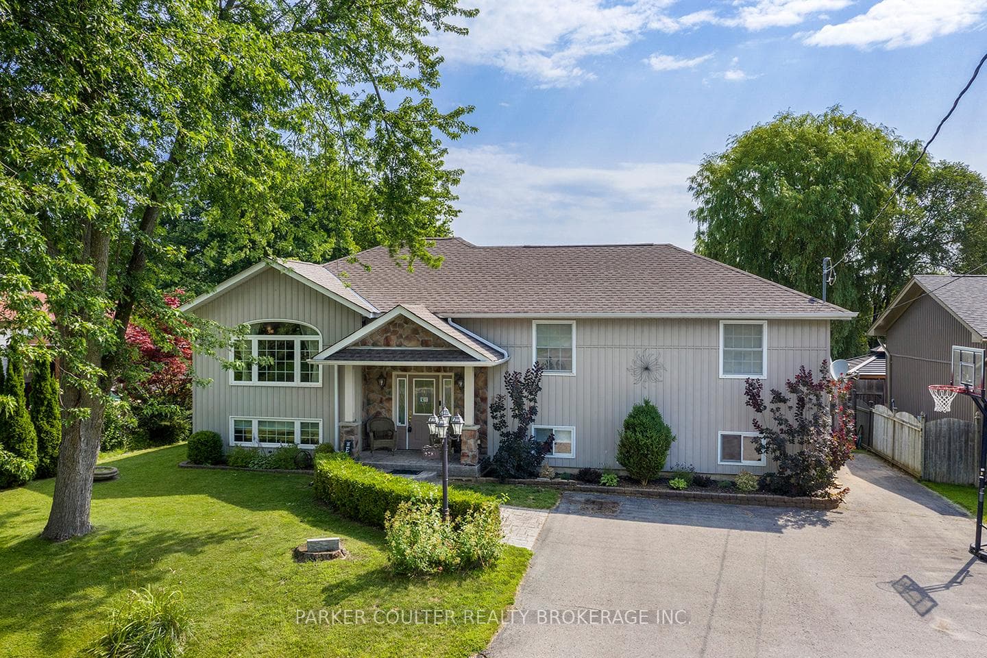 2281 Sandy Trail photo 1