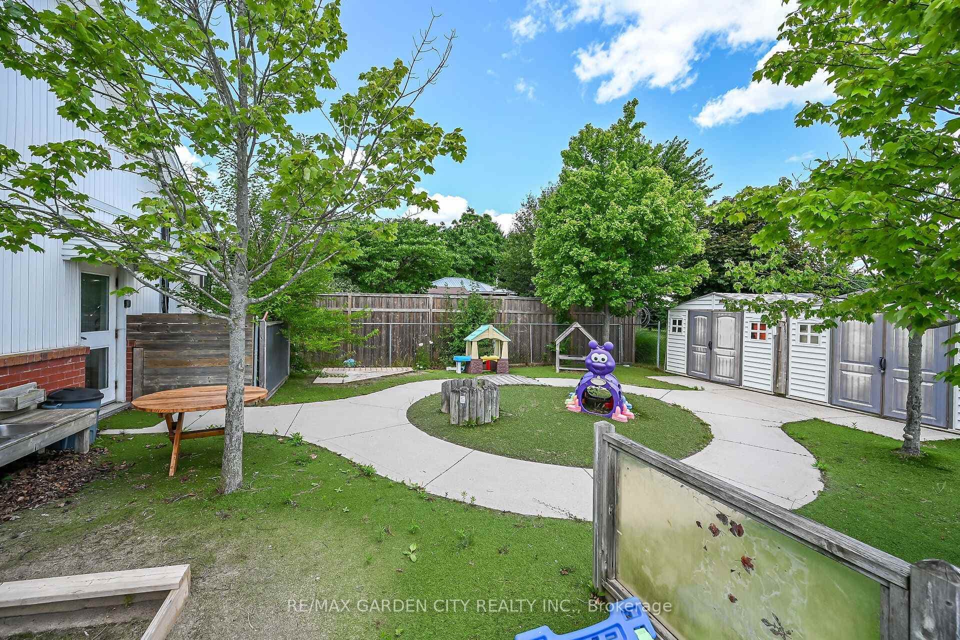 1140 Bay Street photo 6