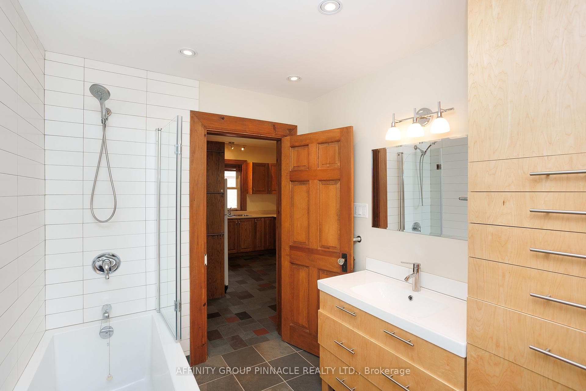 93 Glenelg Street photo 10