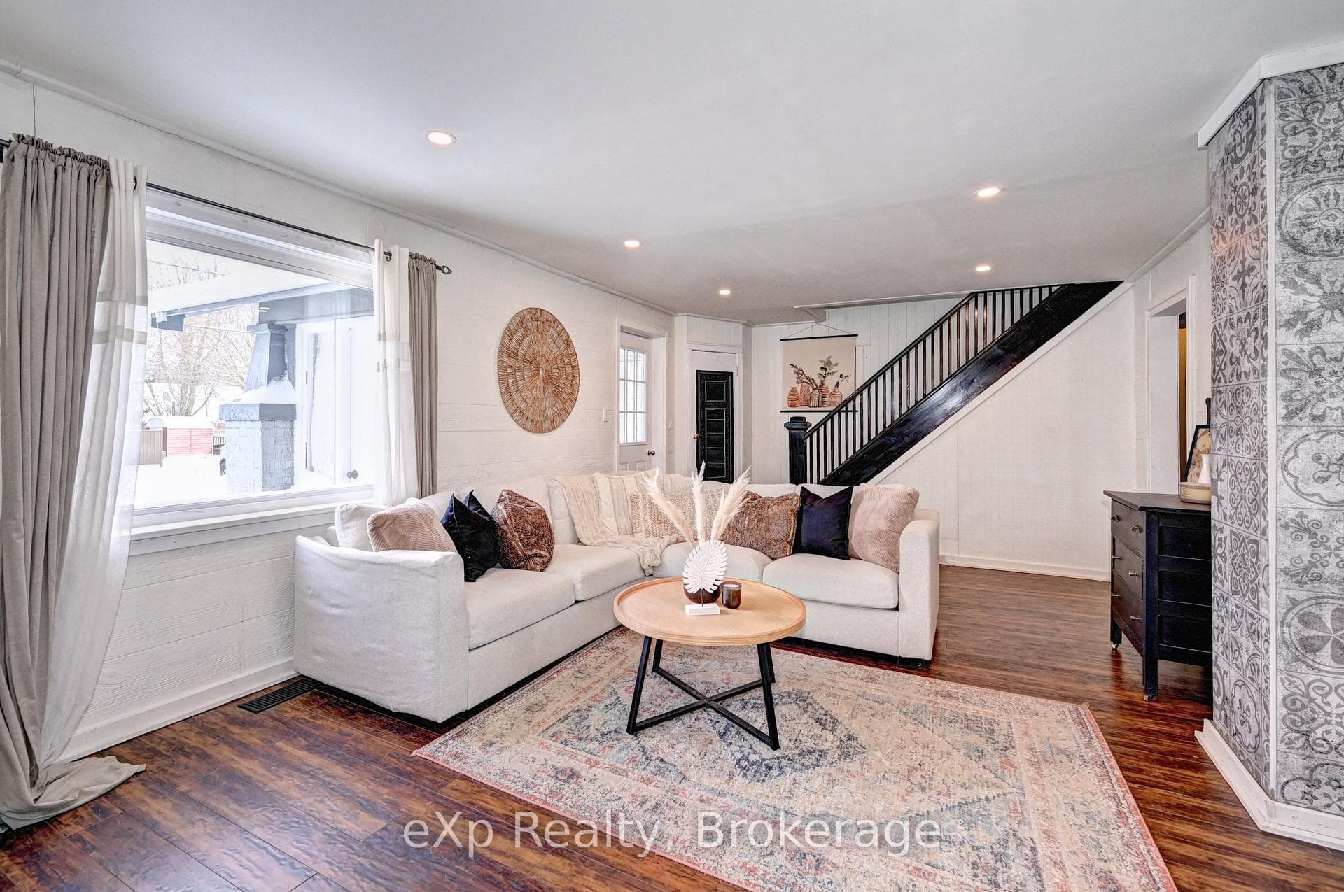 310 BARBER Avenue photo 16