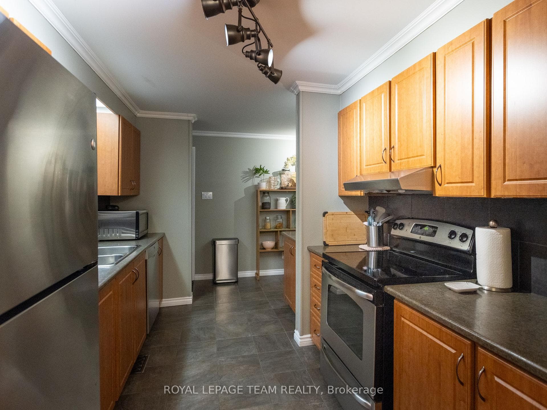 1829 Prestwick Drive photo 7