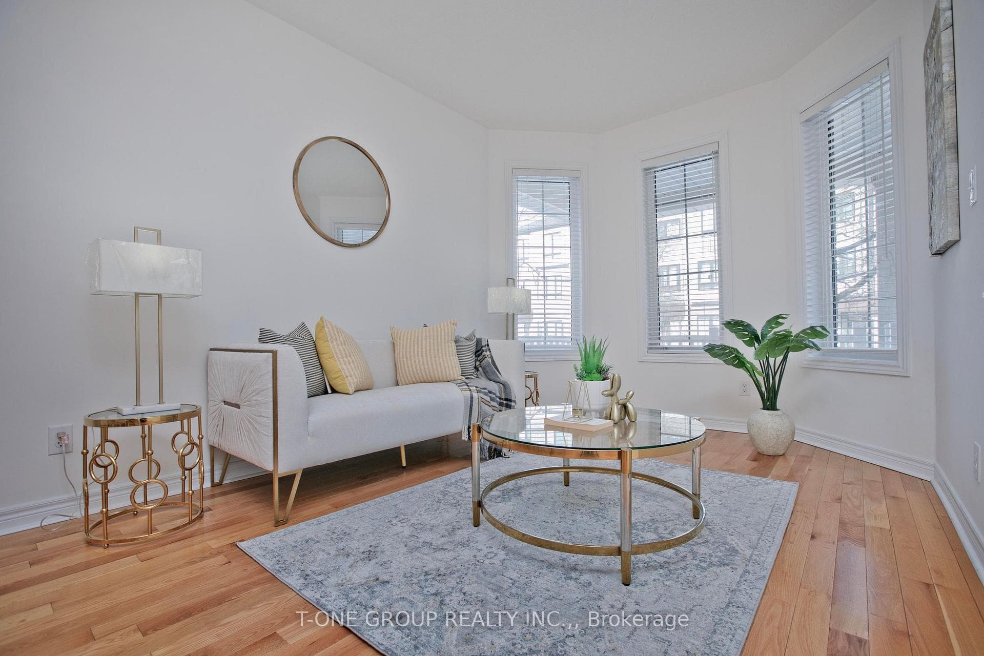32 Alexander Lawrie Avenue photo 4