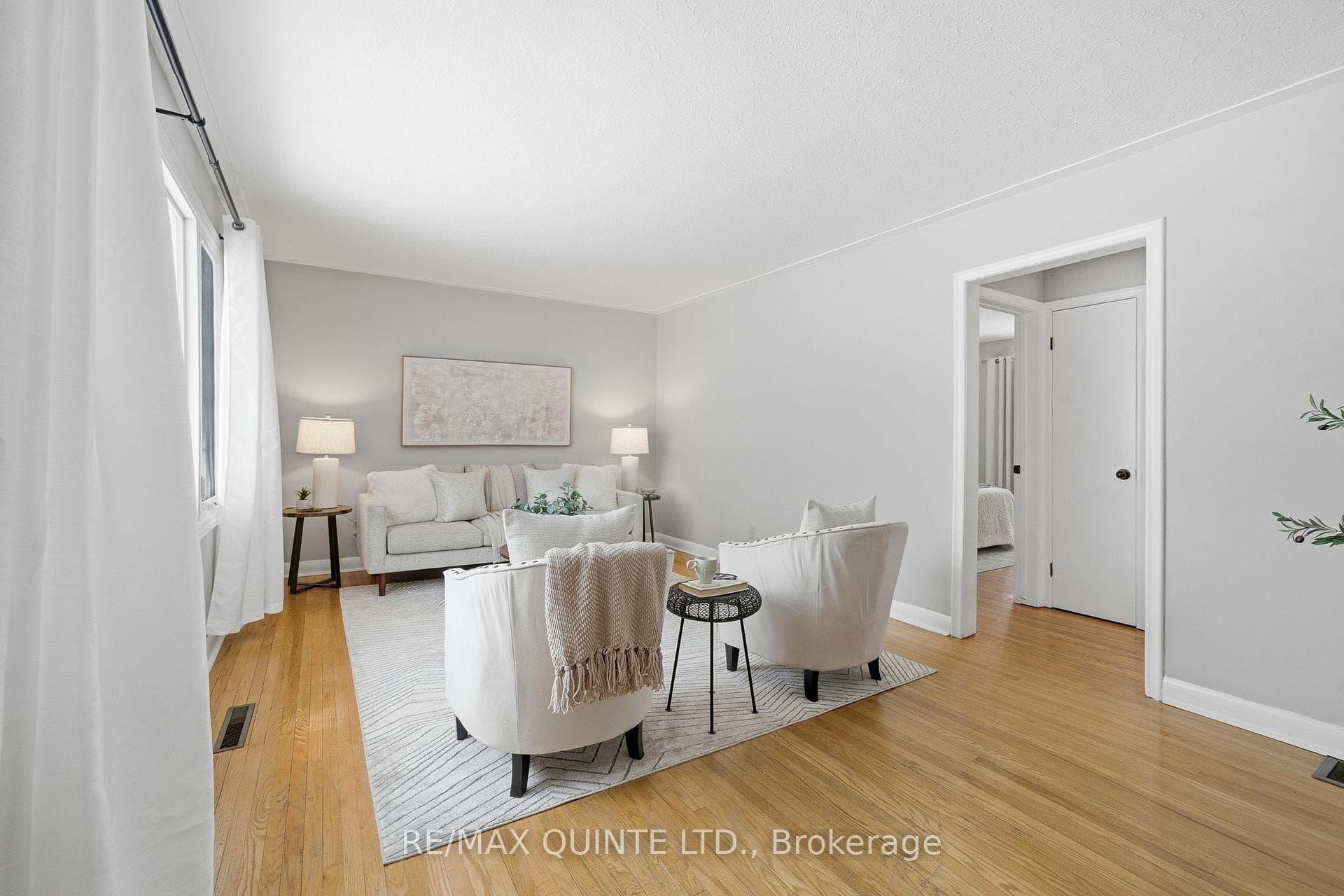 68 Elizabeth Crescent photo 8