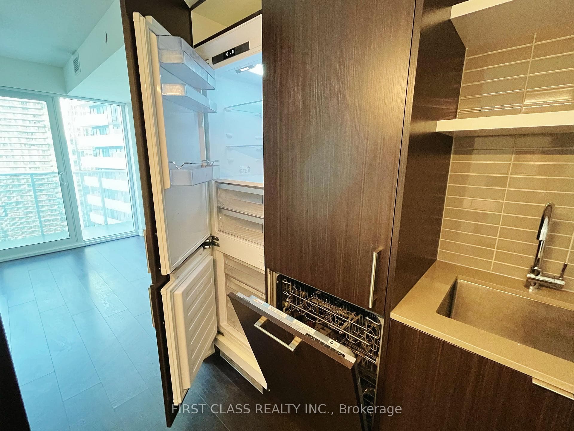 100 Harbour Street Unit 2405 photo 6