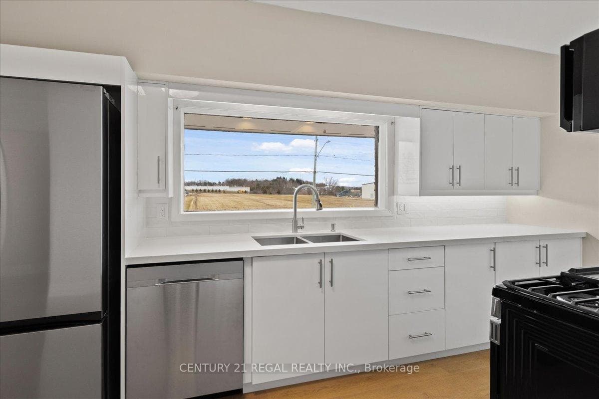 1090 8TH Street photo 25