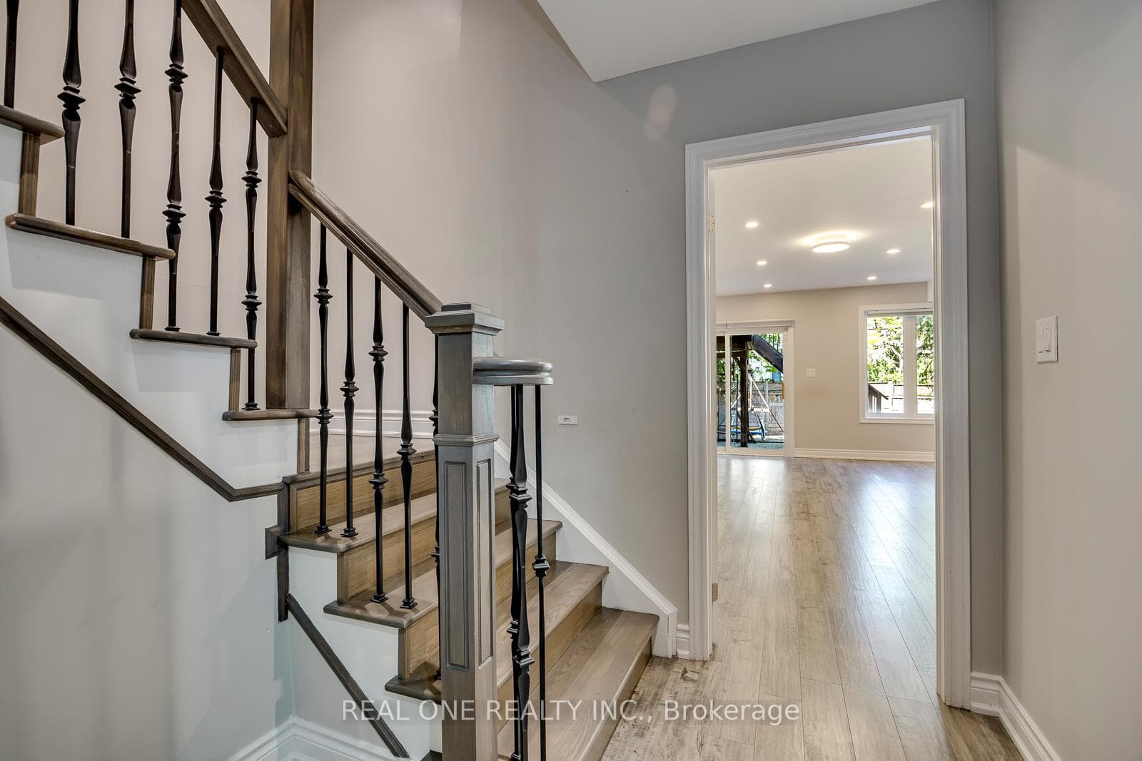 2379 Wasaga Drive photo 40
