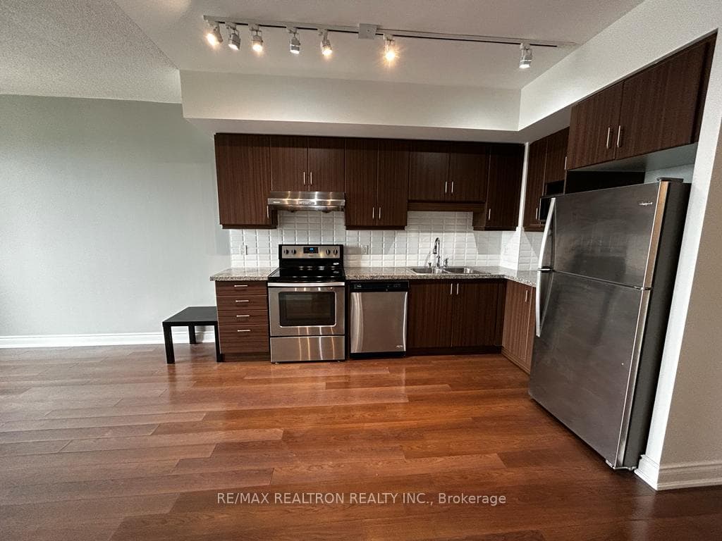 38 Cedarland Drive Unit 1511 photo 7