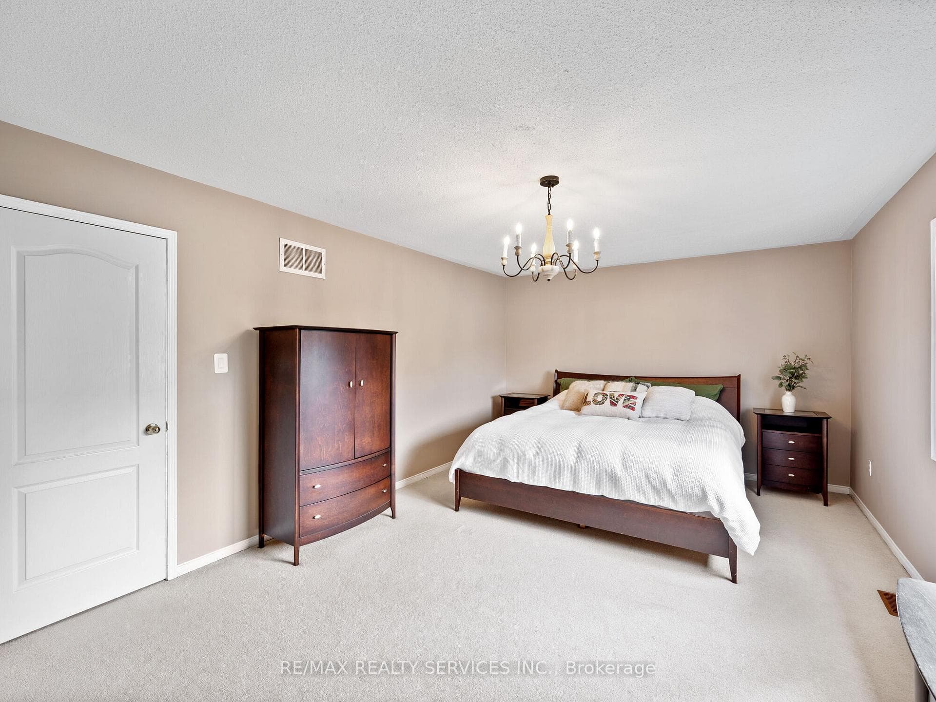 334 Edenbrook Hill Drive photo 28