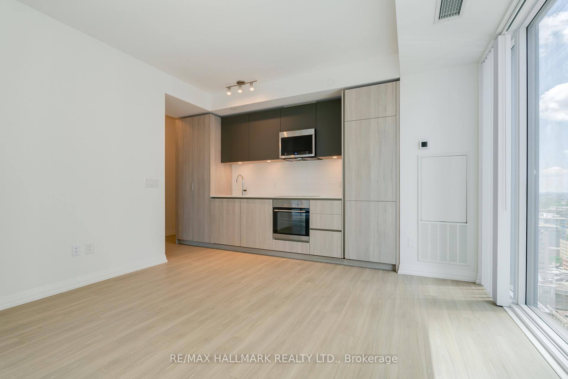 8 Widmer Street Unit 2905 photo 5