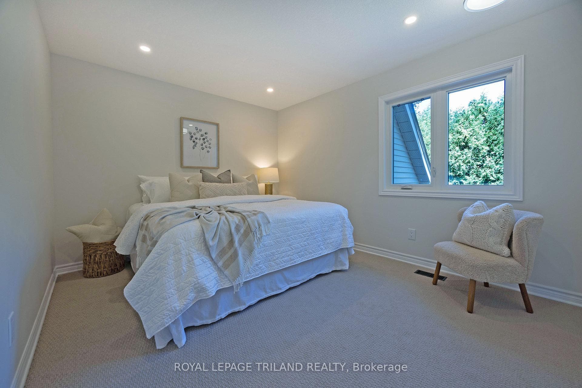 142 Fitzwilliam Boulevard photo 17