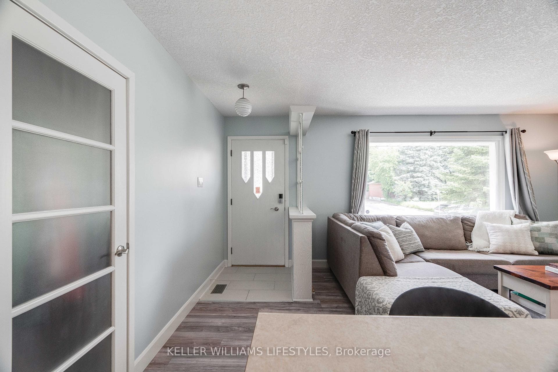 216 Irving Place photo 7