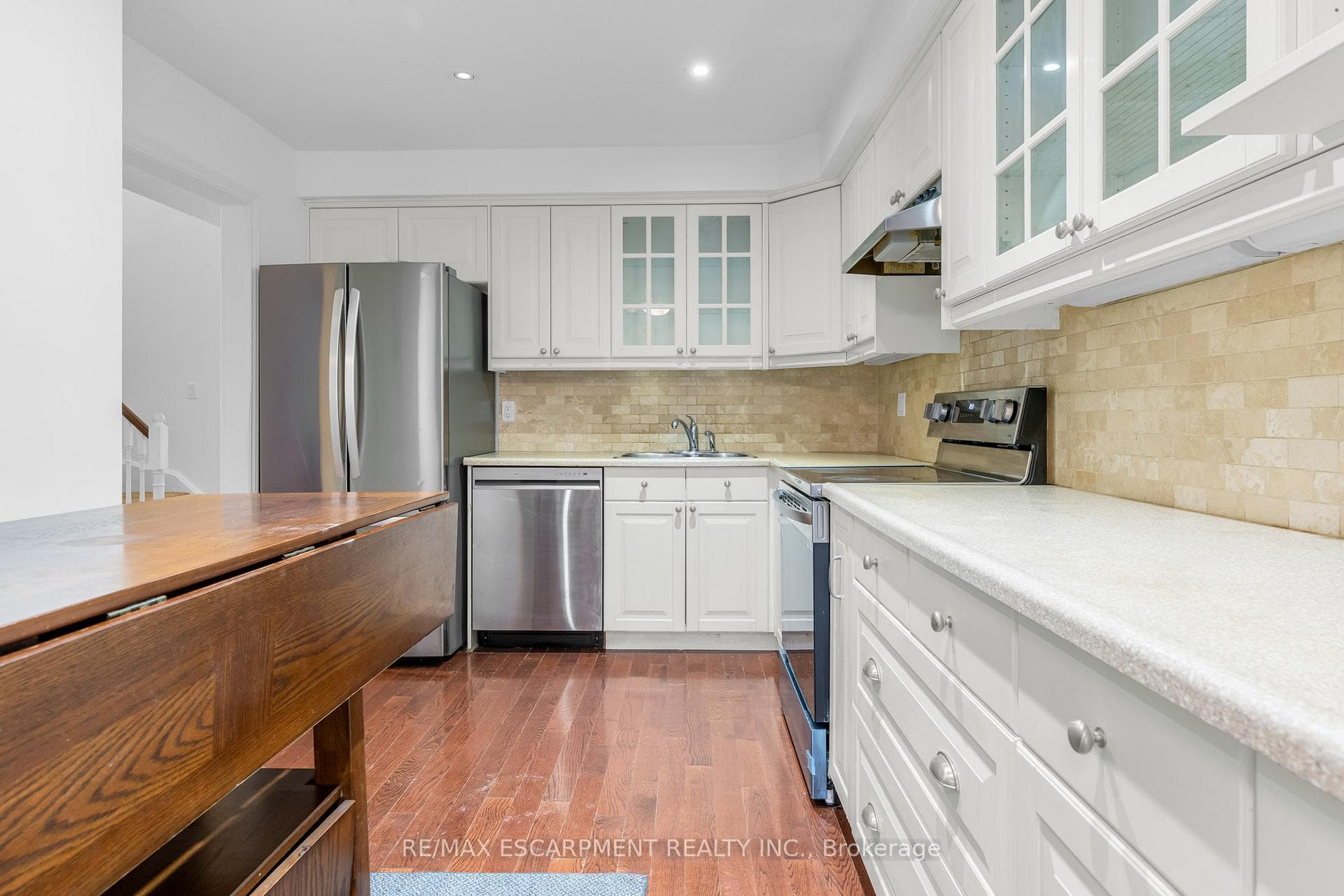 1183 Westview Terrace photo 4