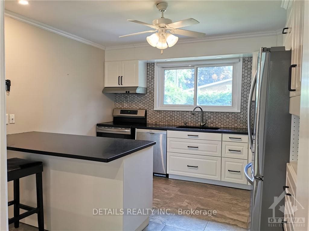 1182 SODERLIND Street photo 5