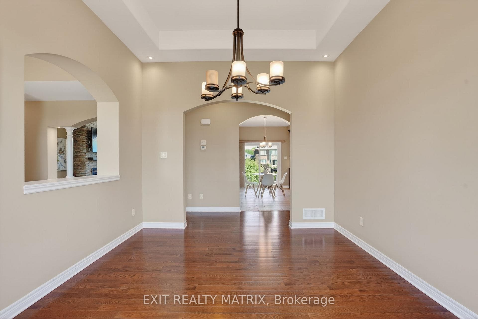 1525 Rangeland Avenue photo 20