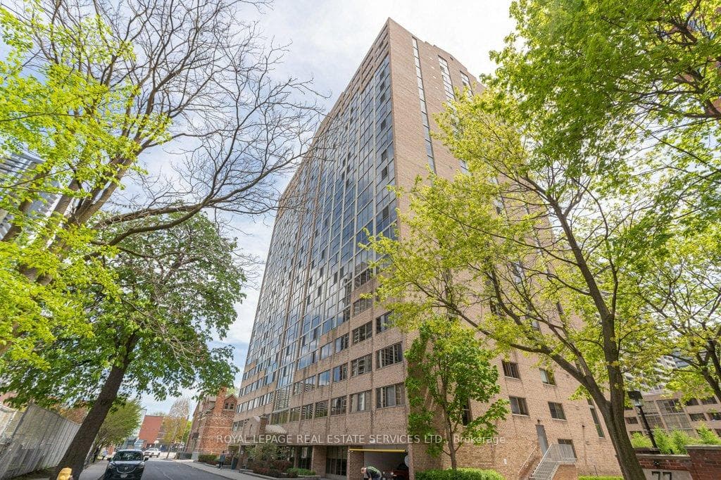 15 Maitland Place Unit 409 photo 1