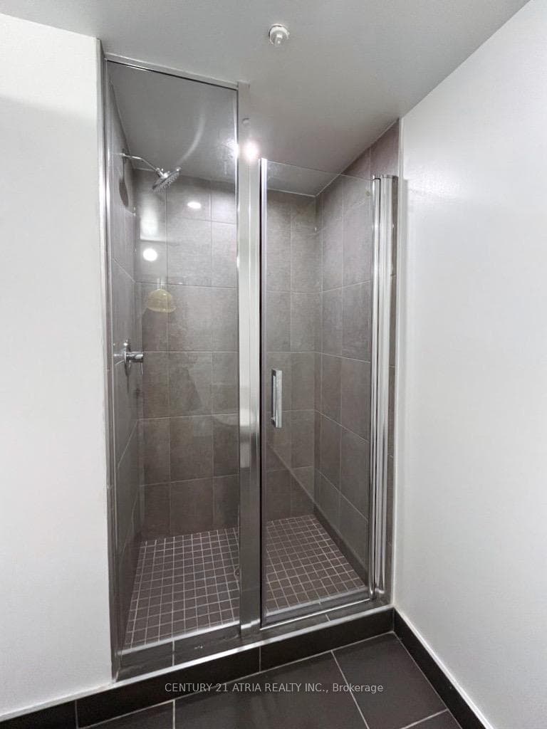 1195 The Queensway N/A Unit 410 photo 6