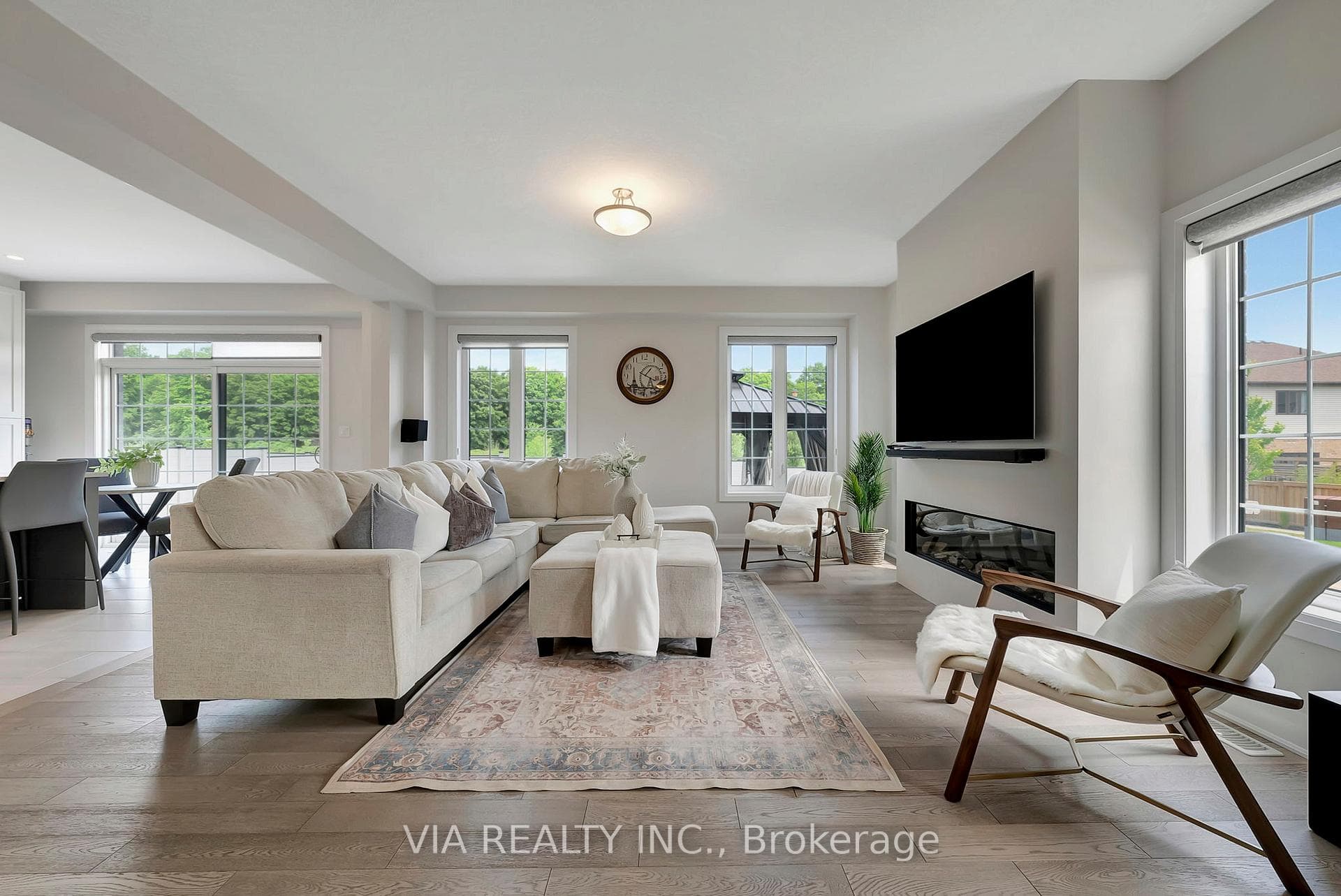 752 Wood Lily Street photo 3