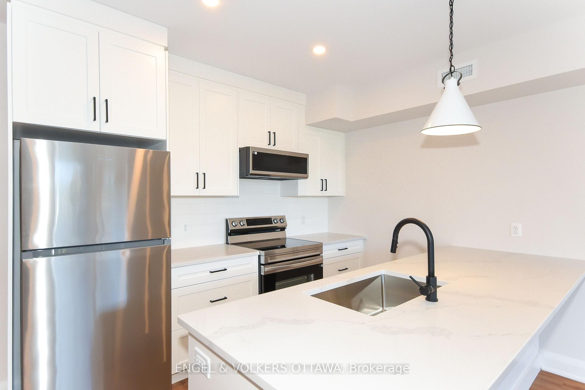 35 Monk Street Unit 6 photo 6