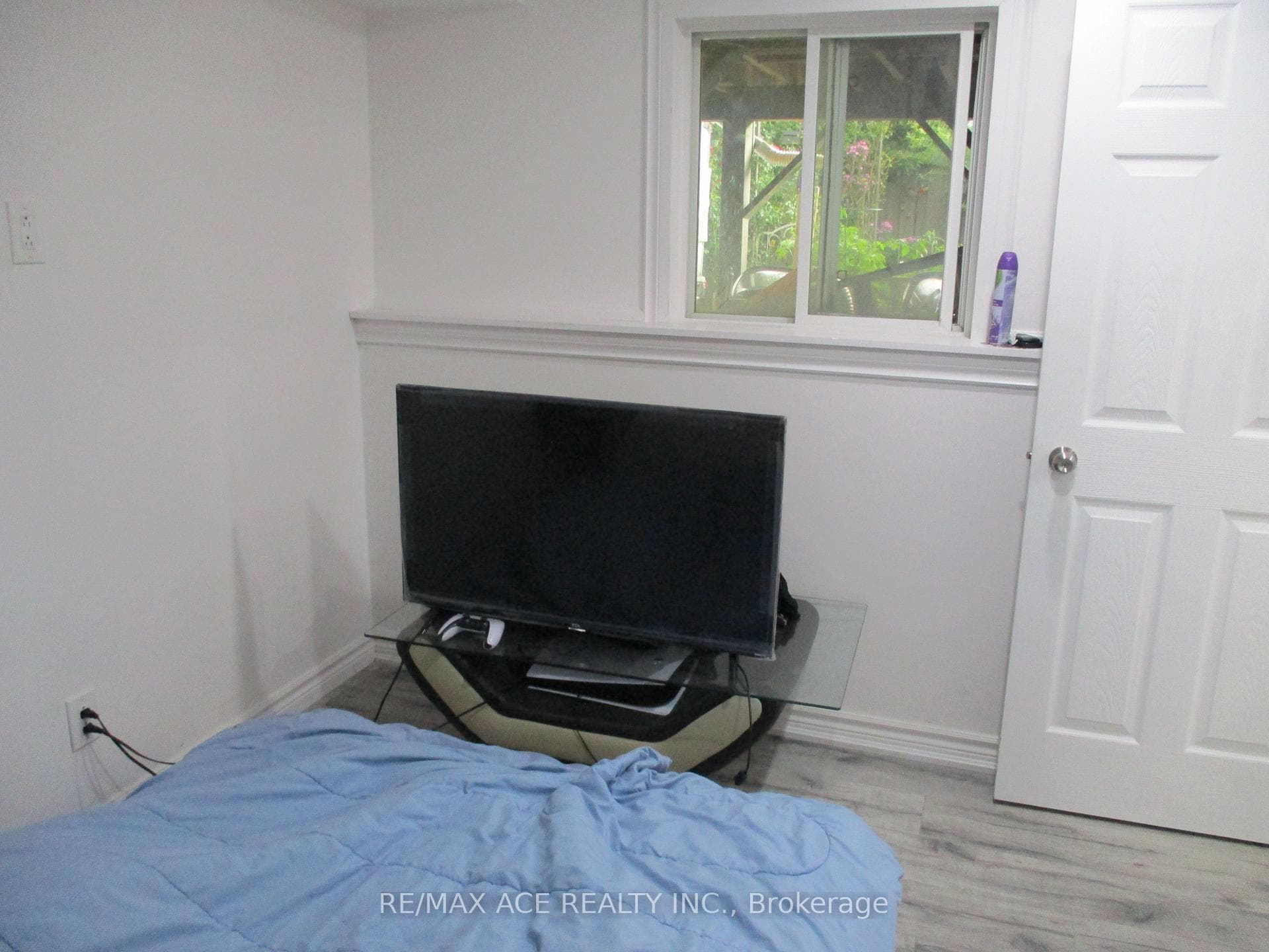 4 Decourcy Ireland Circle Unit Bsmt photo 5