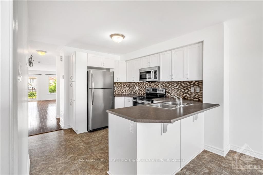 2382 ESPRIT Drive photo 5