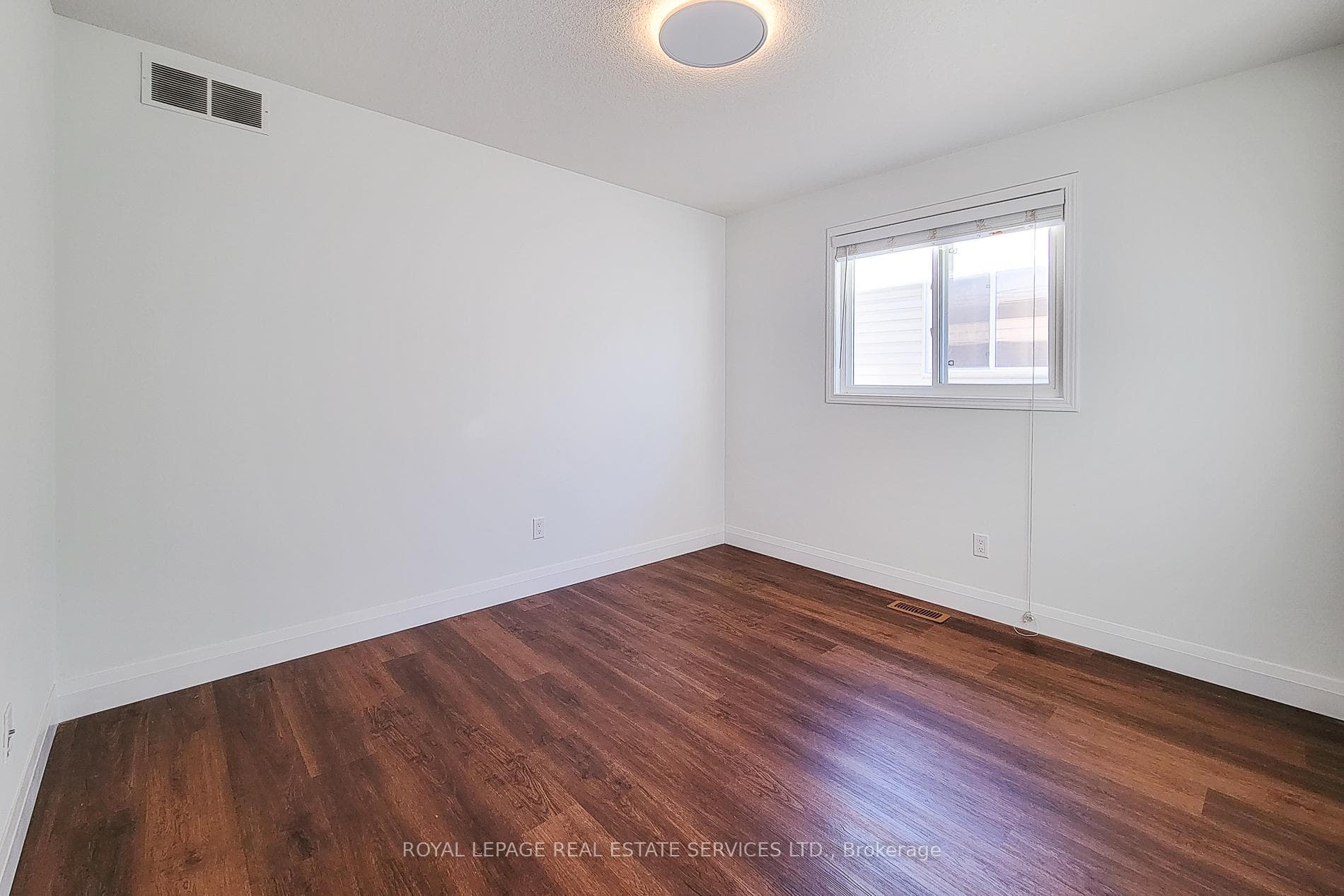 381 Parkvale Drive photo 21