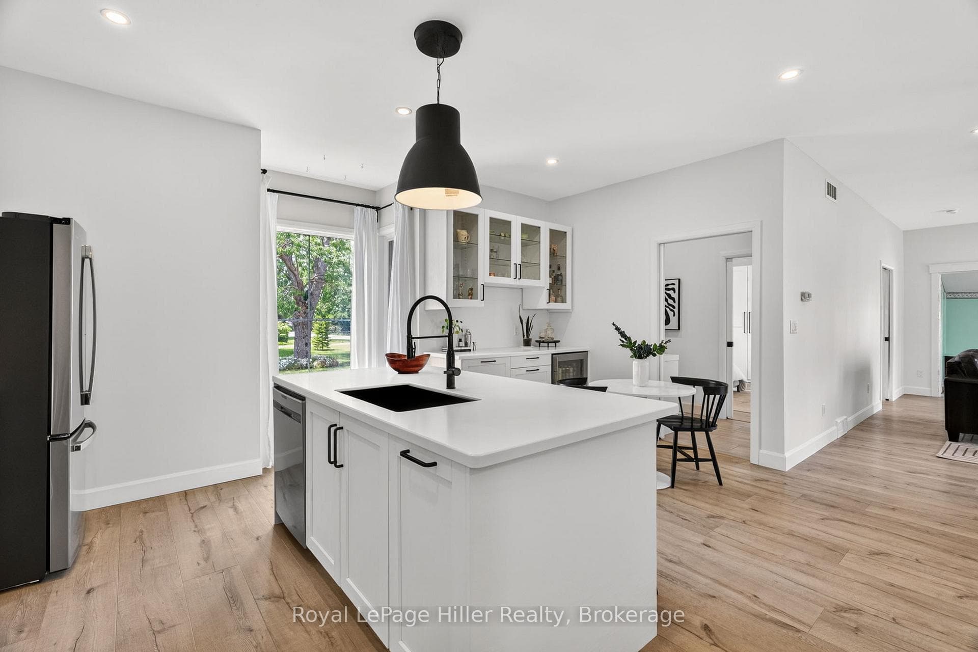 125 Portland Street photo 14