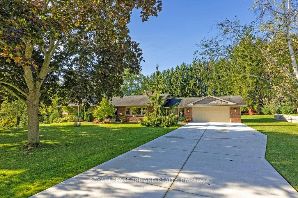 9677 Francis Street photo 3