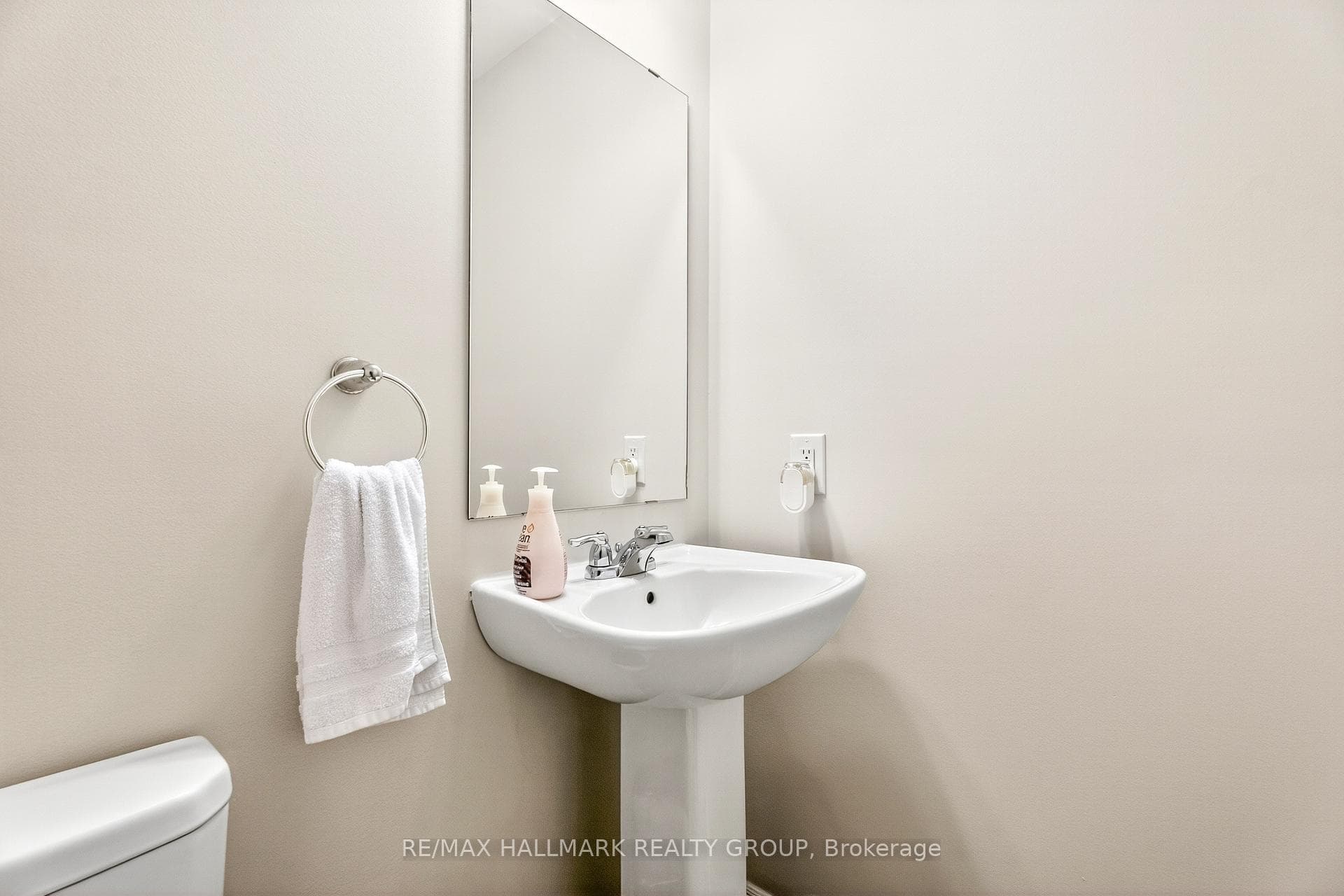 115 Pictou Crescent photo 7