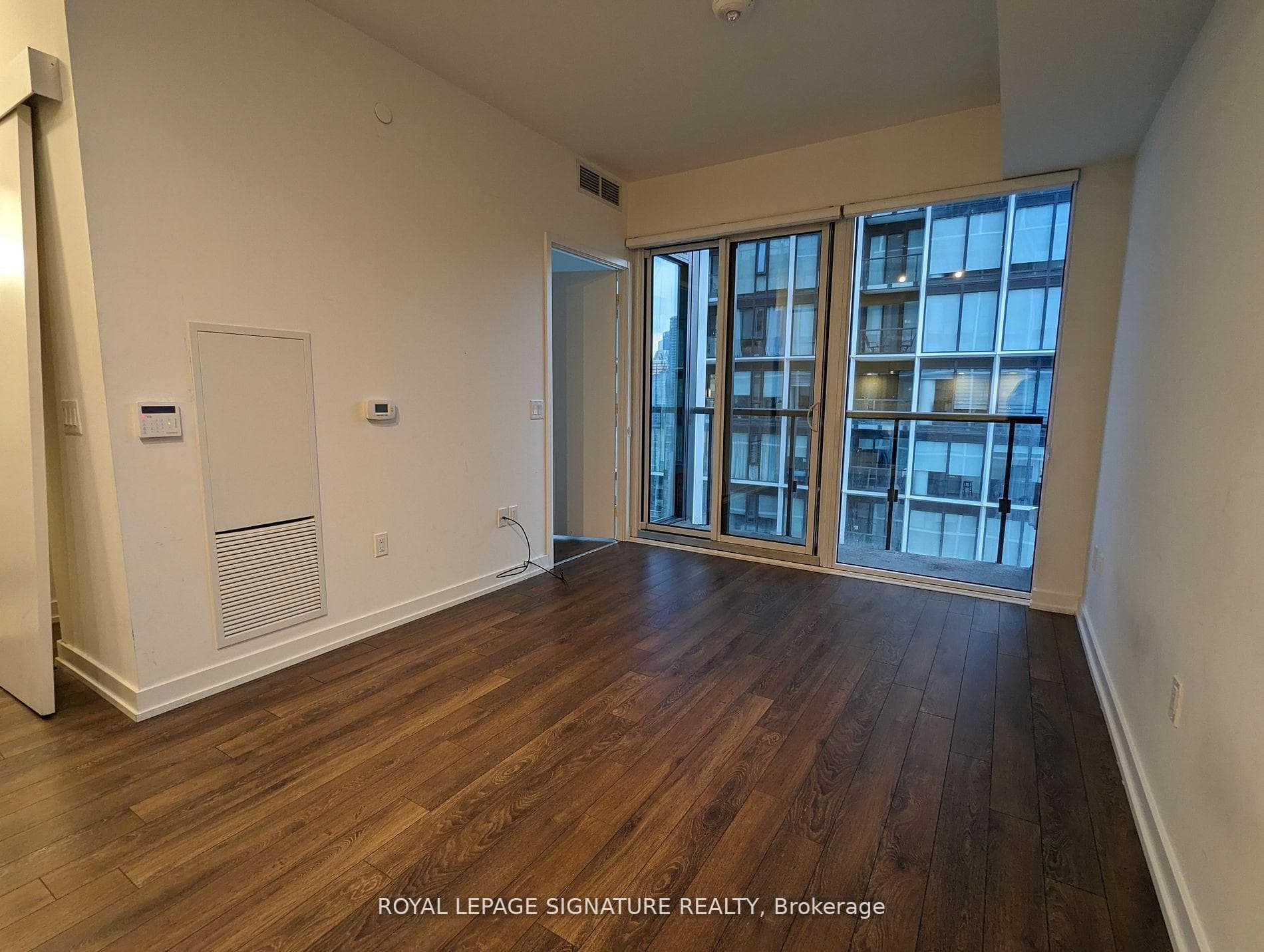 158 Front Street Unit 2017 photo 4