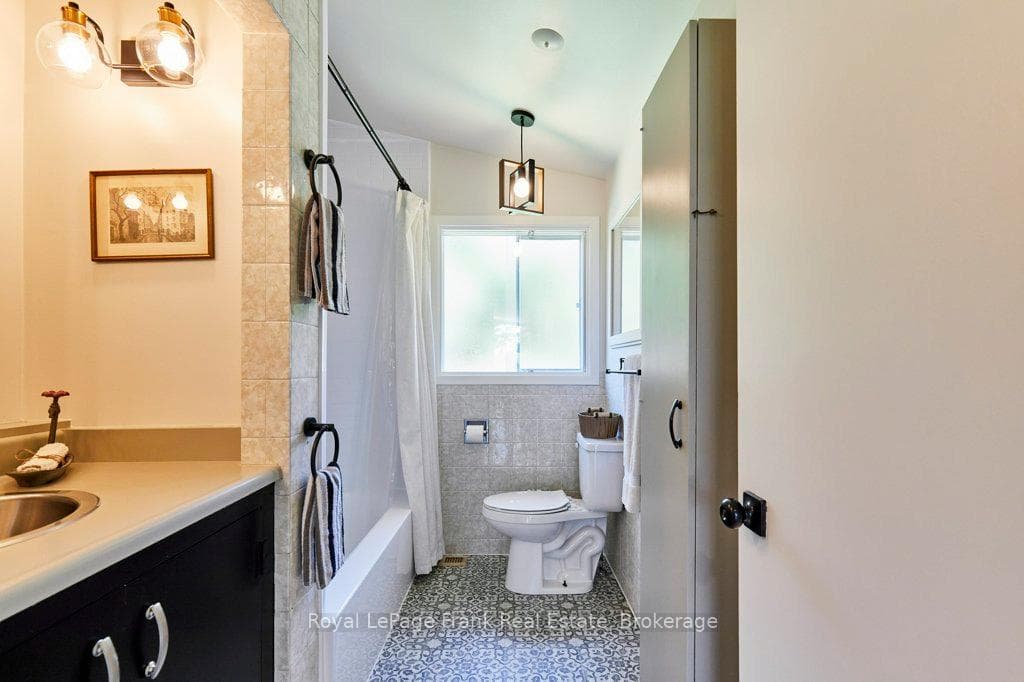 156 Acton Road photo 28