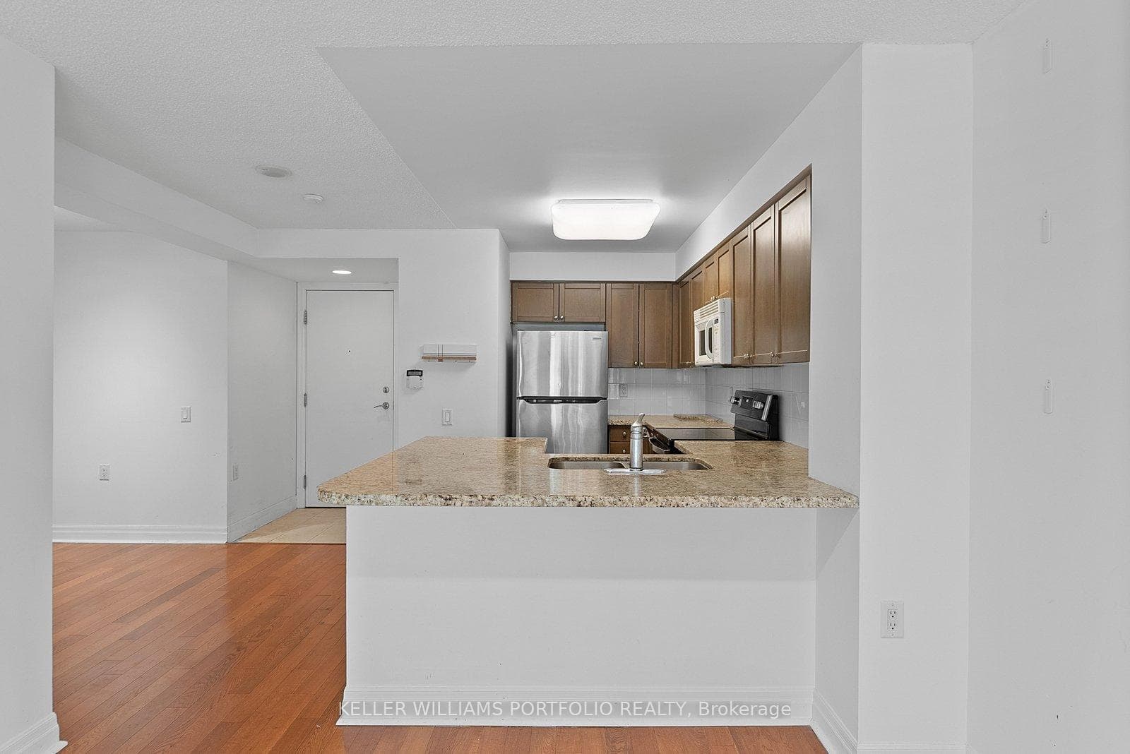 21 Hillcrest Avenue Unit 1102 photo 8