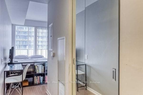 101 Peter Street Unit 3002 photo 4