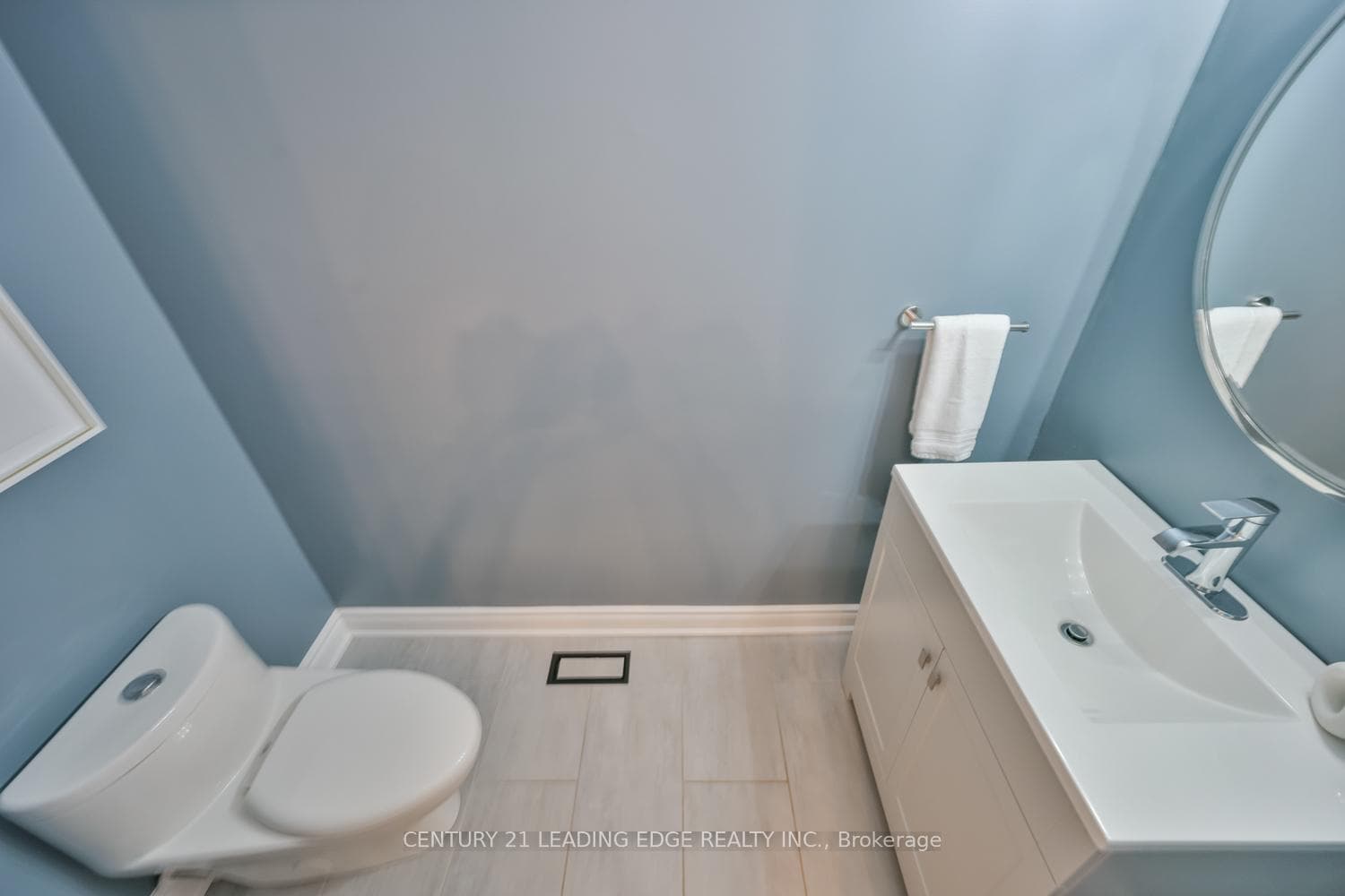 2172 Headon Road photo 22
