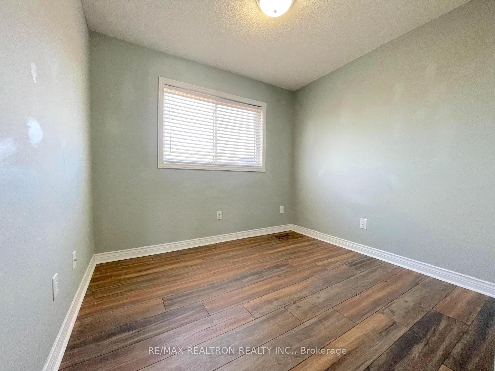 40 Wood Circle photo 18